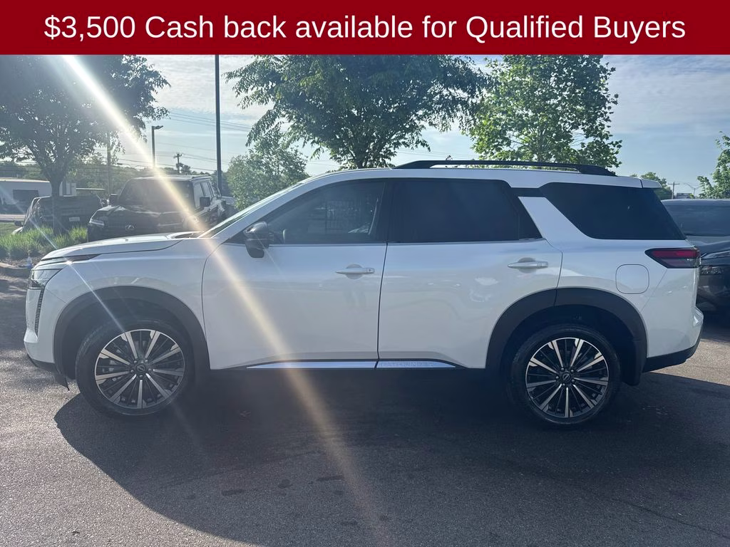 2026 Everest White Pearl Tricoat Nissan Pathfinder Platinum 4X4 SUV
