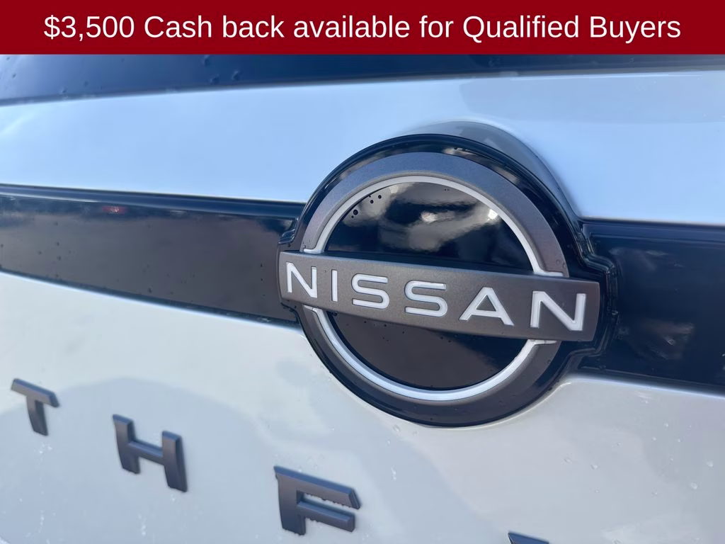 2026 Everest White Pearl Tricoat Nissan Pathfinder Platinum 4X4 SUV