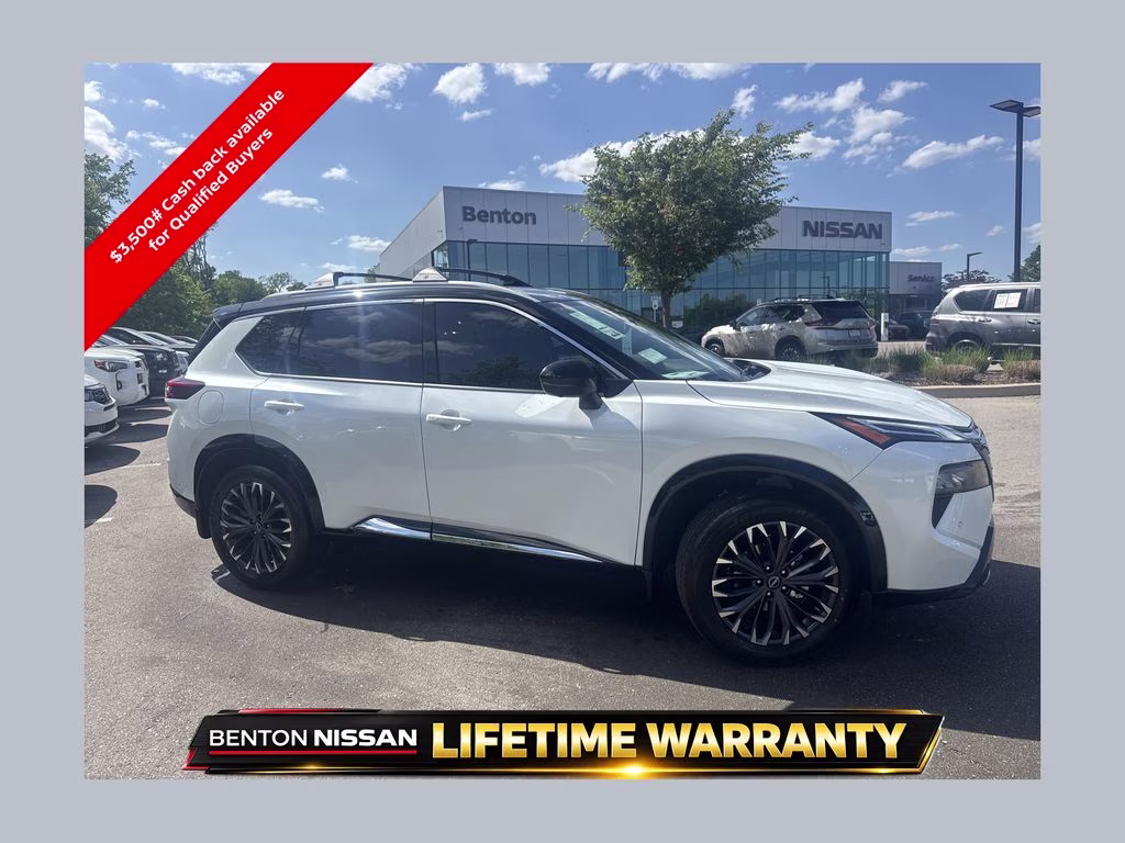 2026 Everest White Pearl/Super Black Nissan Rogue Platinum AWD SUV