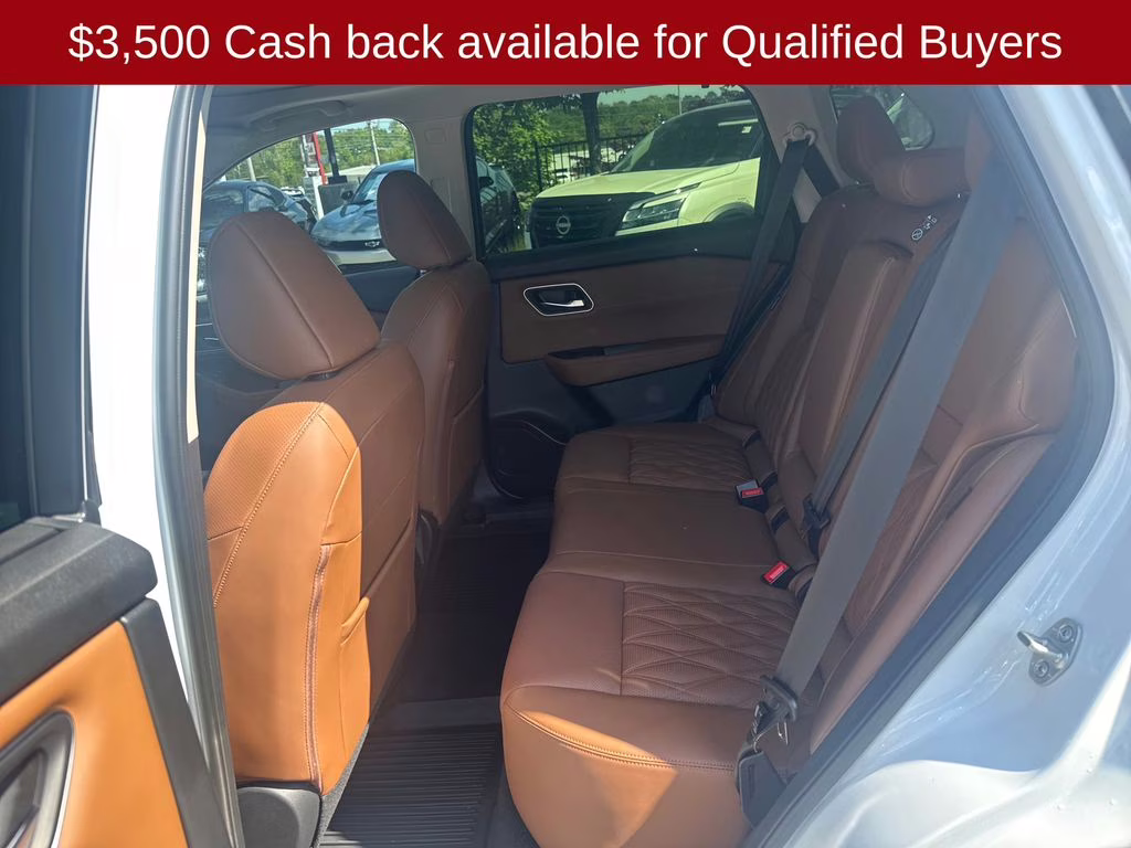 2026 Everest White Pearl/Super Black Nissan Rogue Platinum AWD SUV