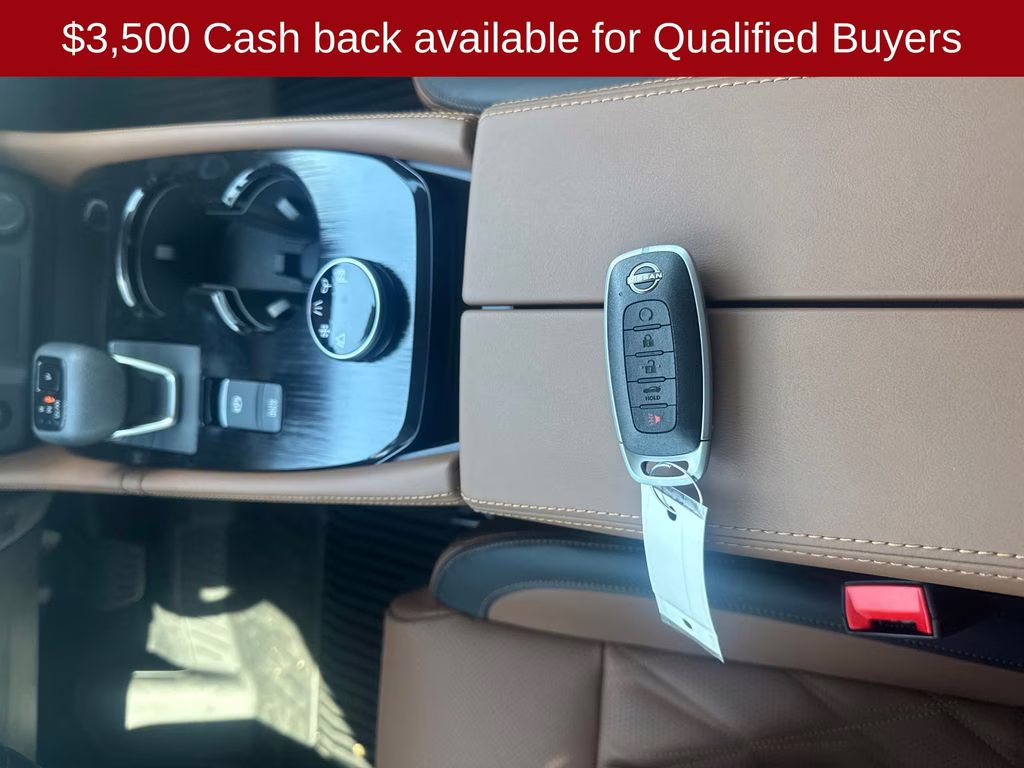 2026 Everest White Pearl/Super Black Nissan Rogue Platinum AWD SUV