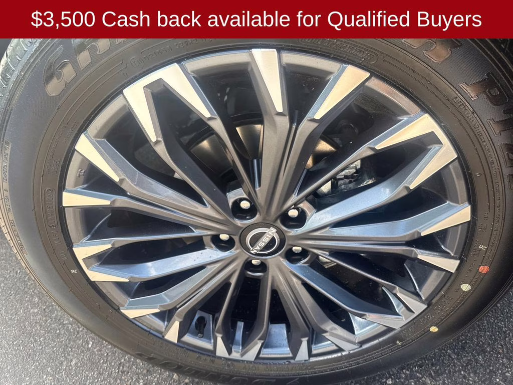 2026 Everest White Pearl/Super Black Nissan Rogue Platinum AWD SUV