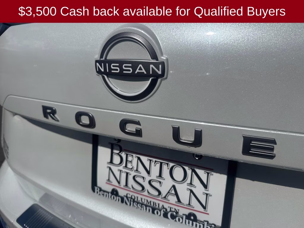 2026 Everest White Pearl/Super Black Nissan Rogue Platinum AWD SUV