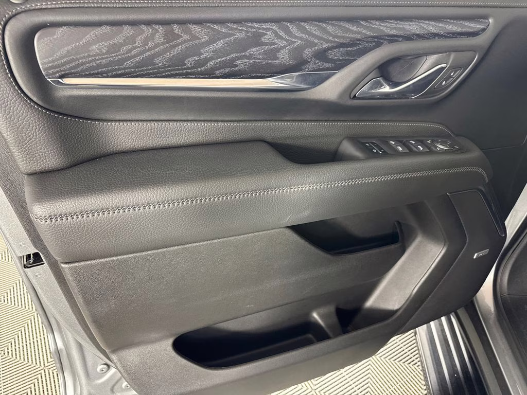 2024 Sterling Metallic GMC Yukon Denali 4X4 SUV
