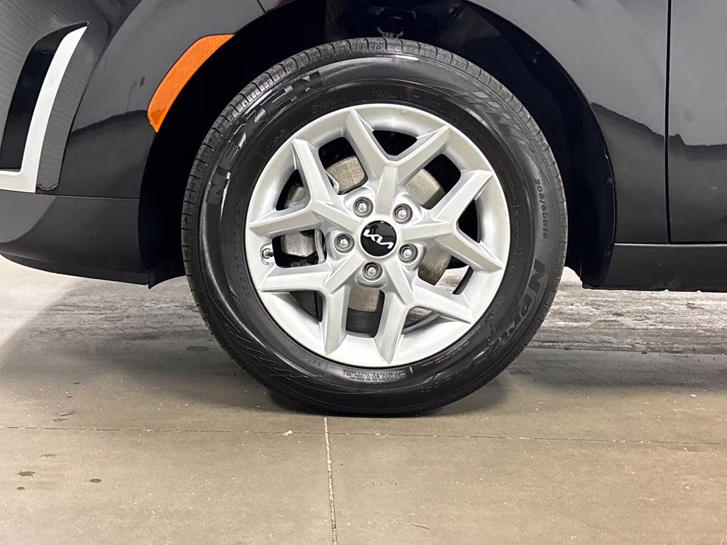 2025 Fusion Black Kia Soul LX FWD Hatchback