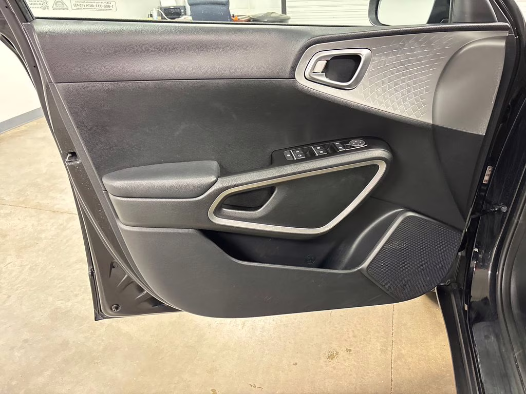 2025 Fusion Black Kia Soul LX FWD Hatchback