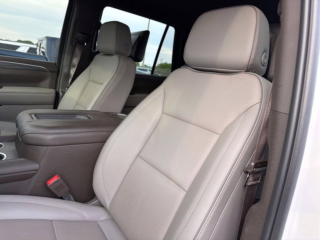 2024 White Frost Tricoat GMC Yukon SLT RWD SUV