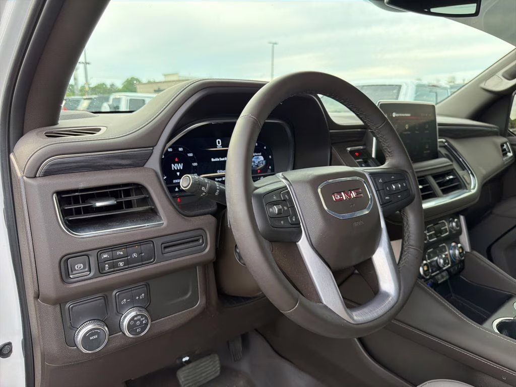 2024 White Frost Tricoat GMC Yukon SLT RWD SUV