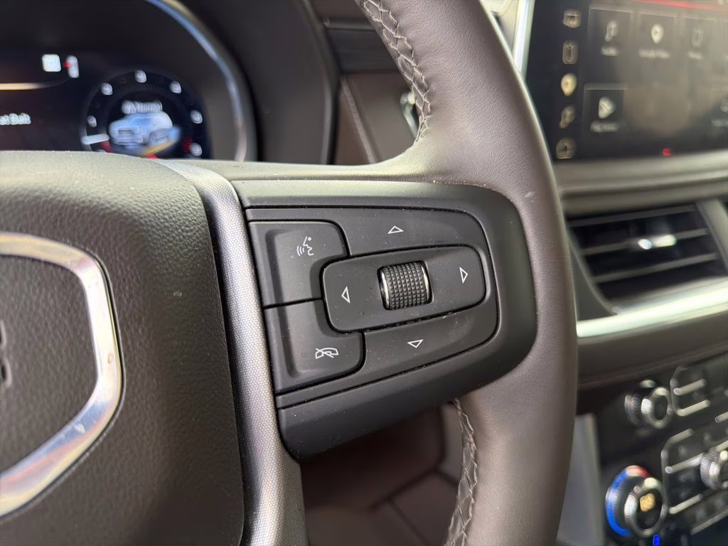 2024 White Frost Tricoat GMC Yukon SLT RWD SUV