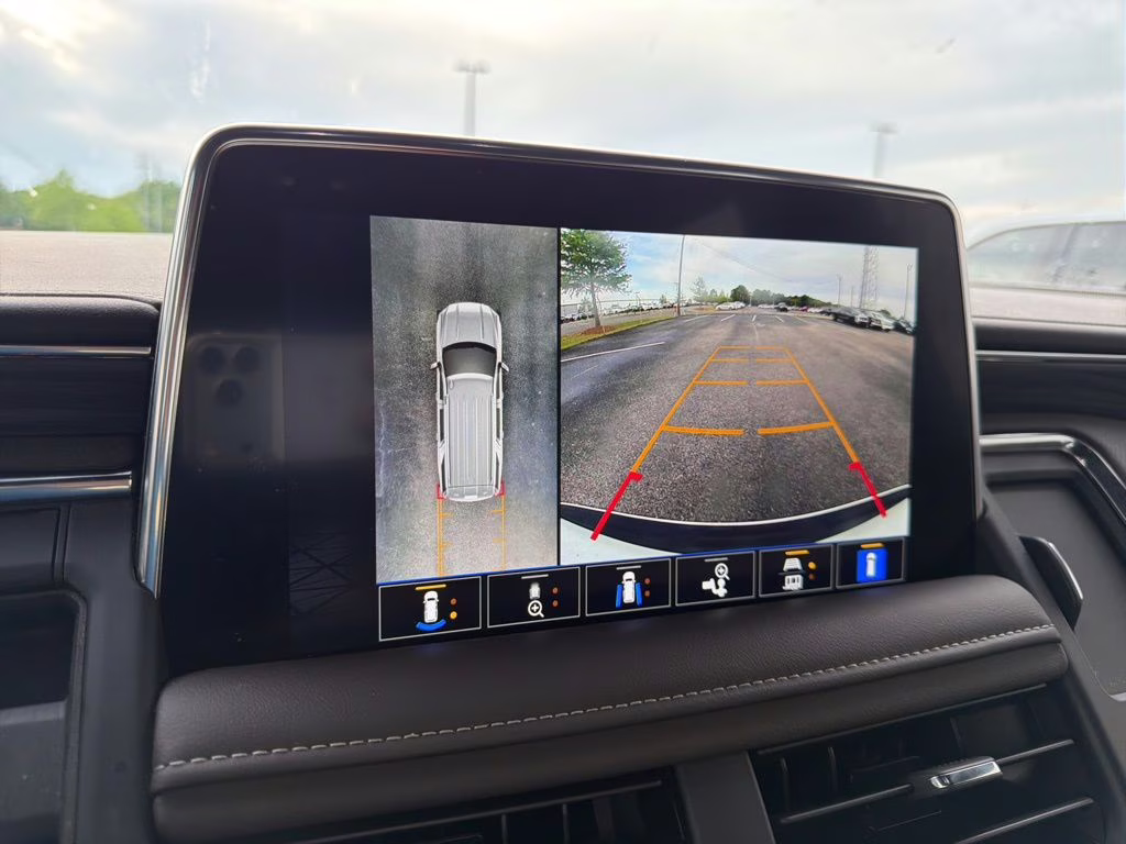 2024 White Frost Tricoat GMC Yukon SLT RWD SUV