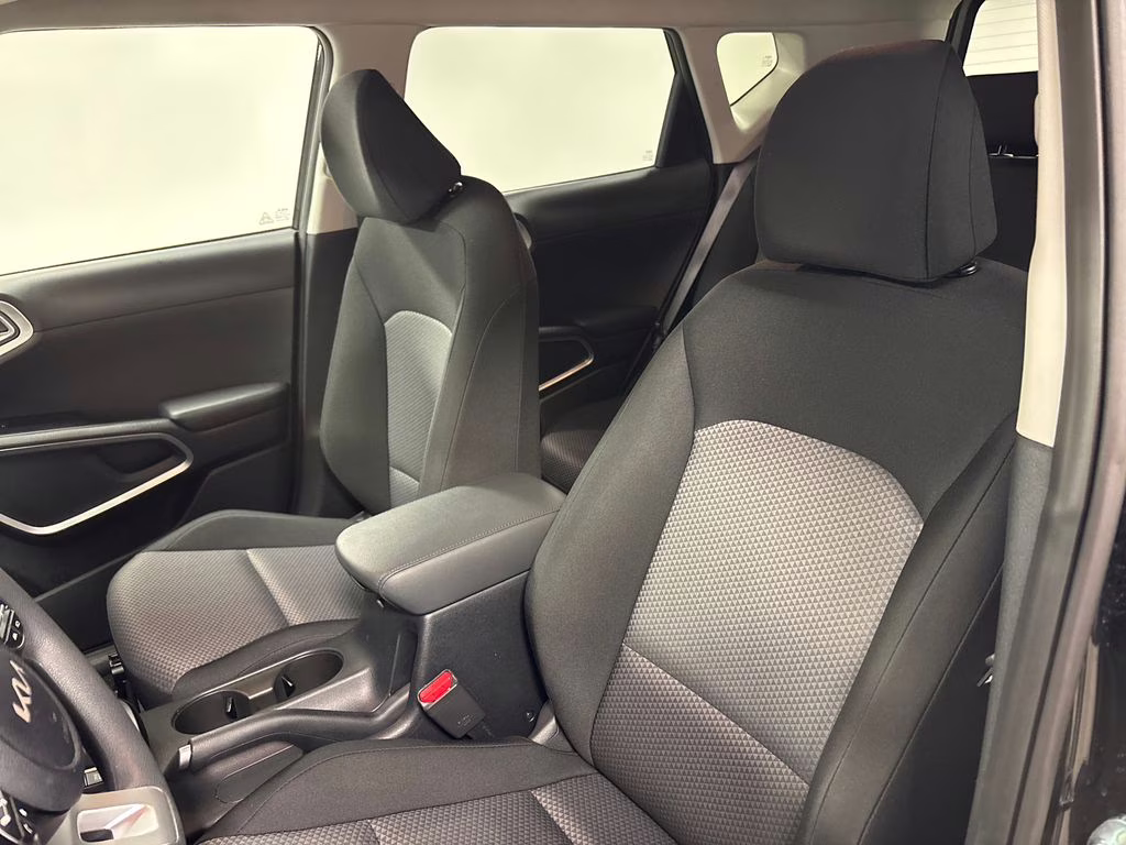 2025 Fusion Black Kia Soul LX FWD Hatchback