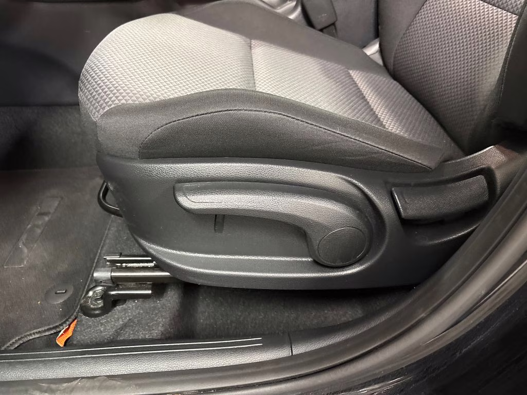 2025 Fusion Black Kia Soul LX FWD Hatchback