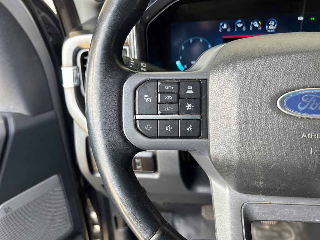 2024 Iconic Silver Metallic Ford Super Duty F-250 SRW Lariat 4X4 Truck
