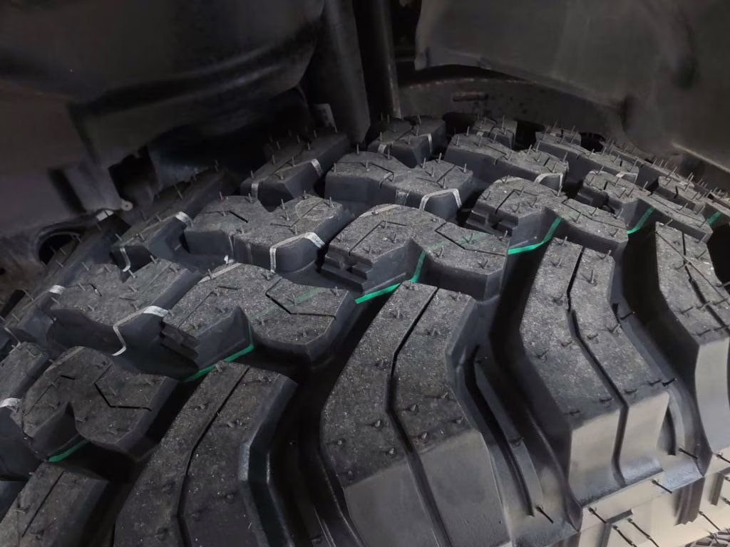 2025 Anvil Clear Coat Jeep Wrangler 4xe Willys 4X4 SUV