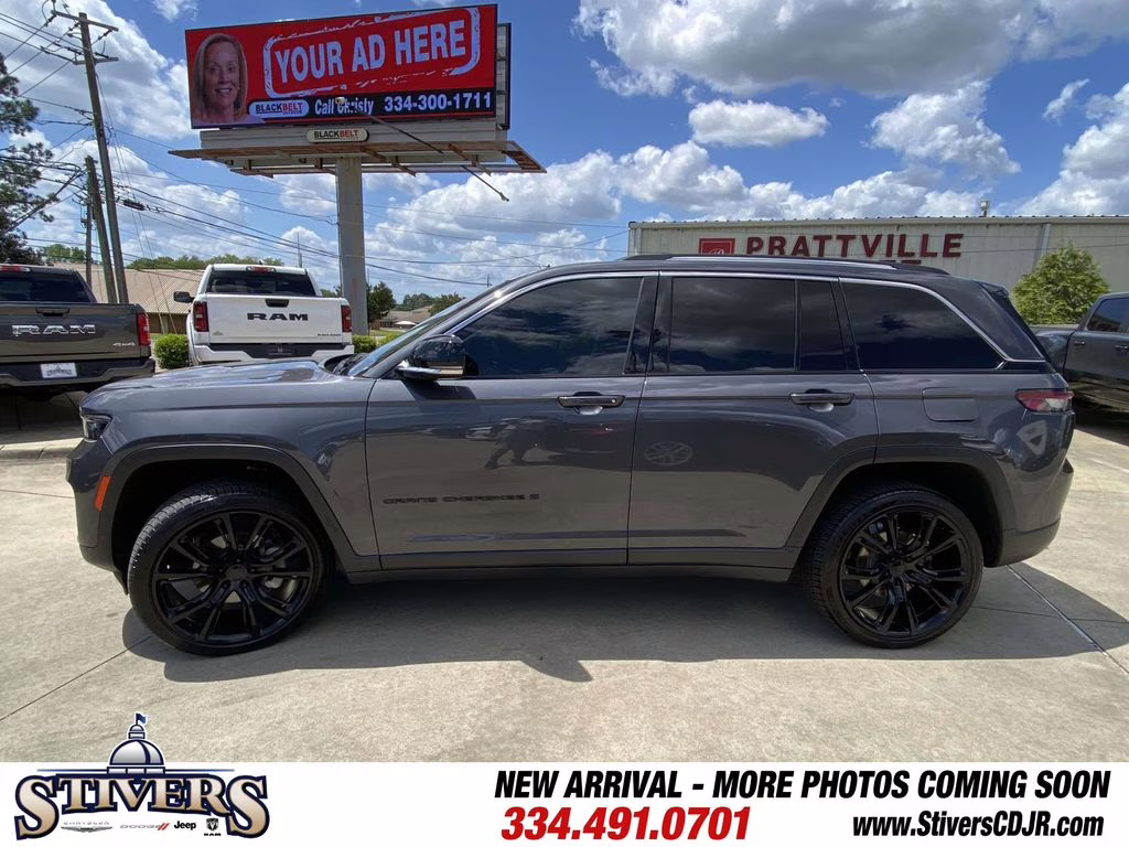 2022 Baltic Gray Metallic Clearcoat Jeep Grand Cherokee Limited RWD SUV