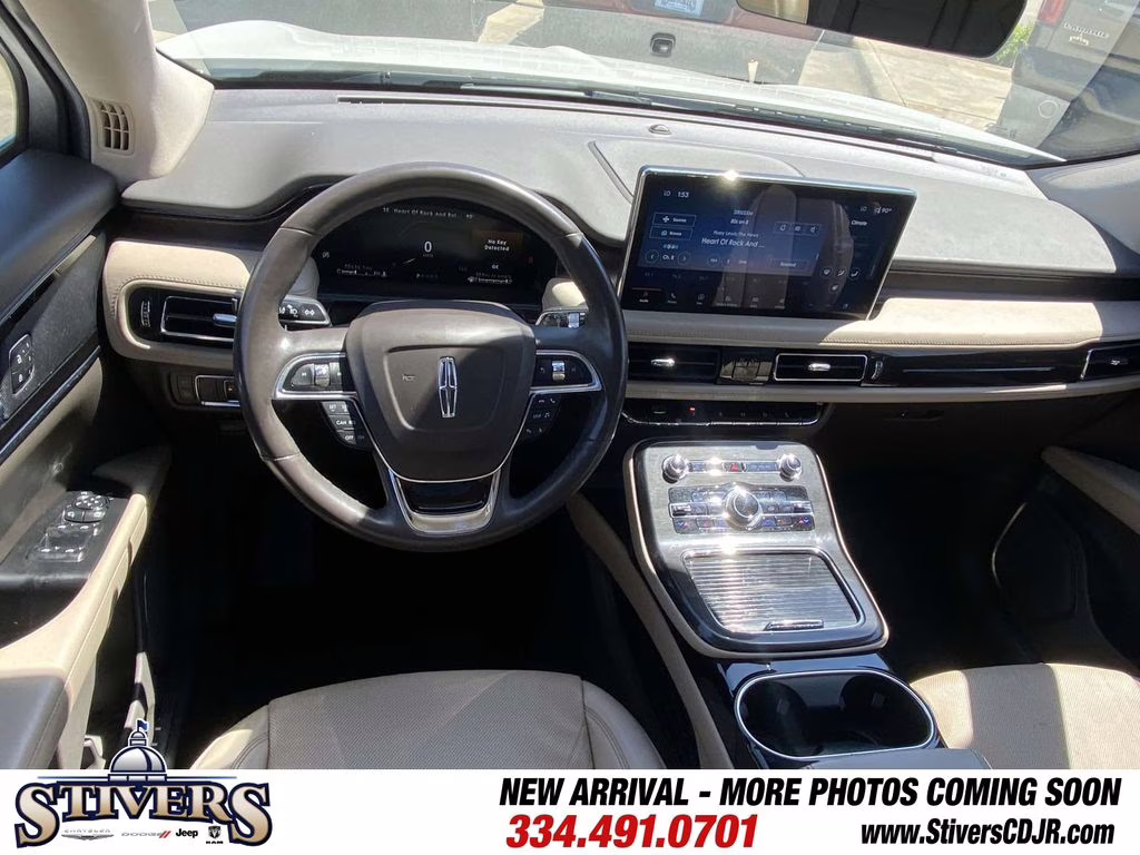 2022 White Metallic Lincoln Nautilus Reserve AWD SUV