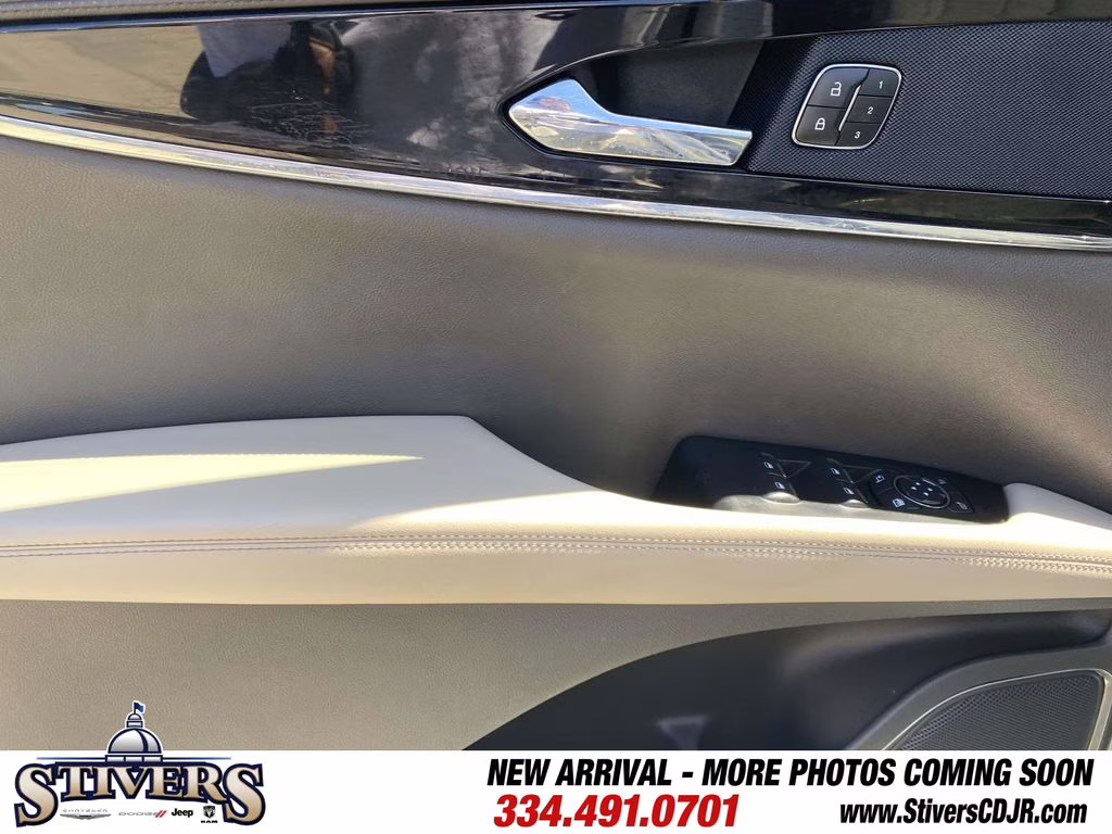 2022 White Metallic Lincoln Nautilus Reserve AWD SUV