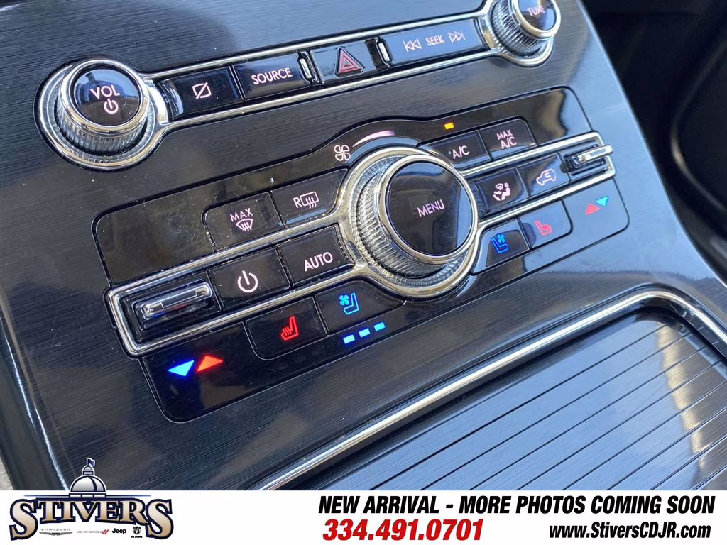 2022 White Metallic Lincoln Nautilus Reserve AWD SUV