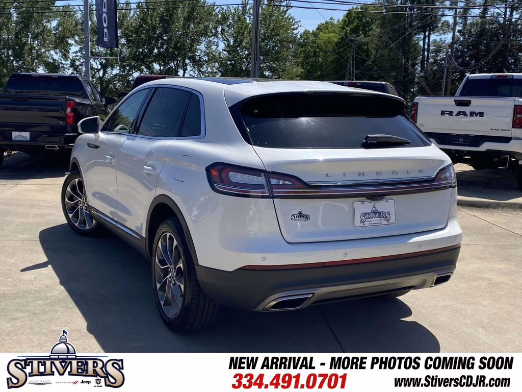 2022 White Metallic Lincoln Nautilus Reserve AWD SUV