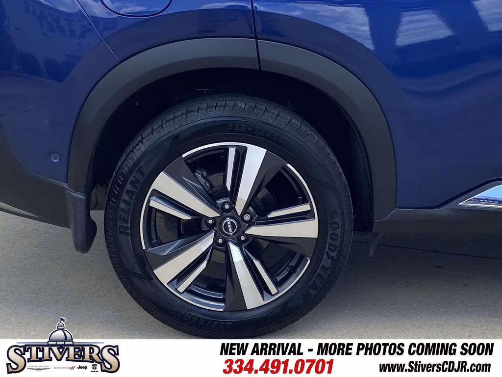 2023 Caspian Blue Metallic/Super Black Nissan Rogue Platinum FWD SUV