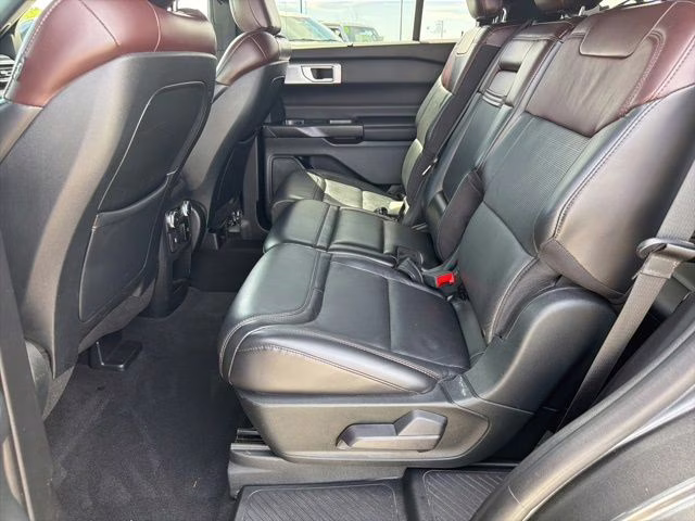 2020 Magnetic Ford Explorer Platinum 4X4 SUV