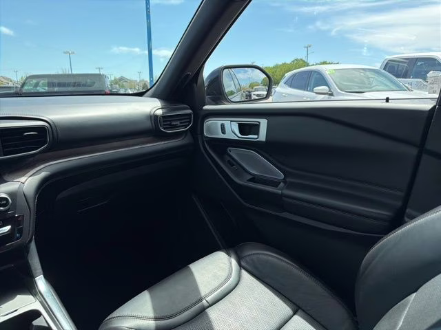 2020 Magnetic Ford Explorer Platinum 4X4 SUV
