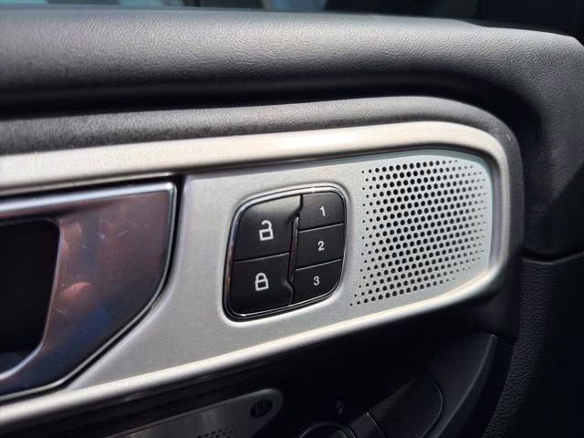 2020 Magnetic Ford Explorer Platinum 4X4 SUV