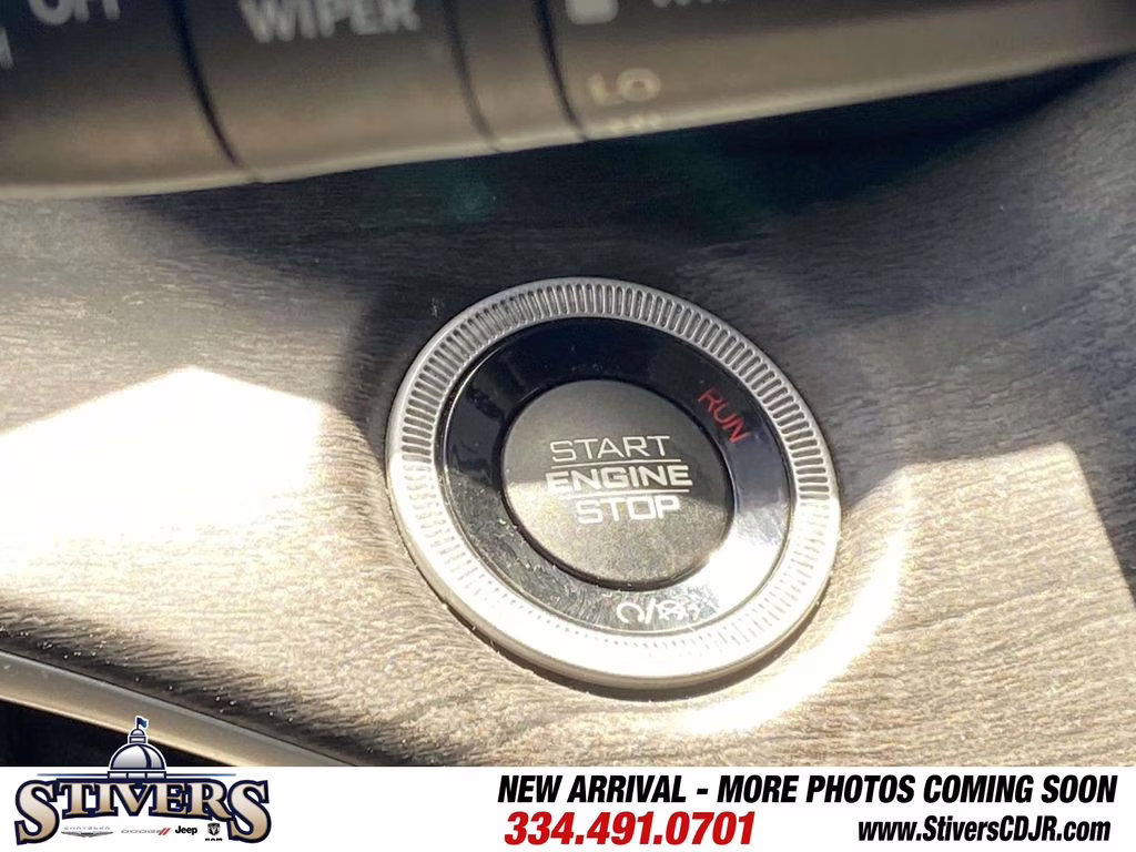 2022 Baltic Gray Metallic Clearcoat Jeep Grand Cherokee Limited RWD SUV