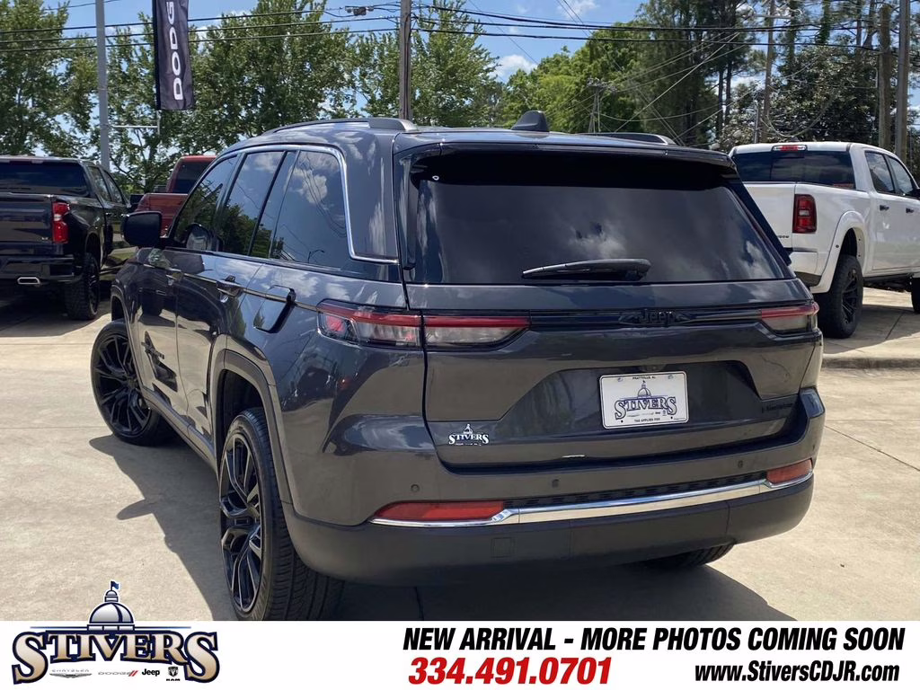 2022 Baltic Gray Metallic Clearcoat Jeep Grand Cherokee Limited RWD SUV