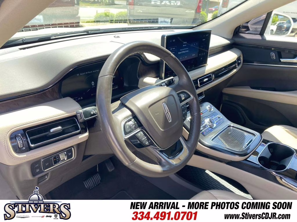 2022 White Metallic Lincoln Nautilus Reserve AWD SUV