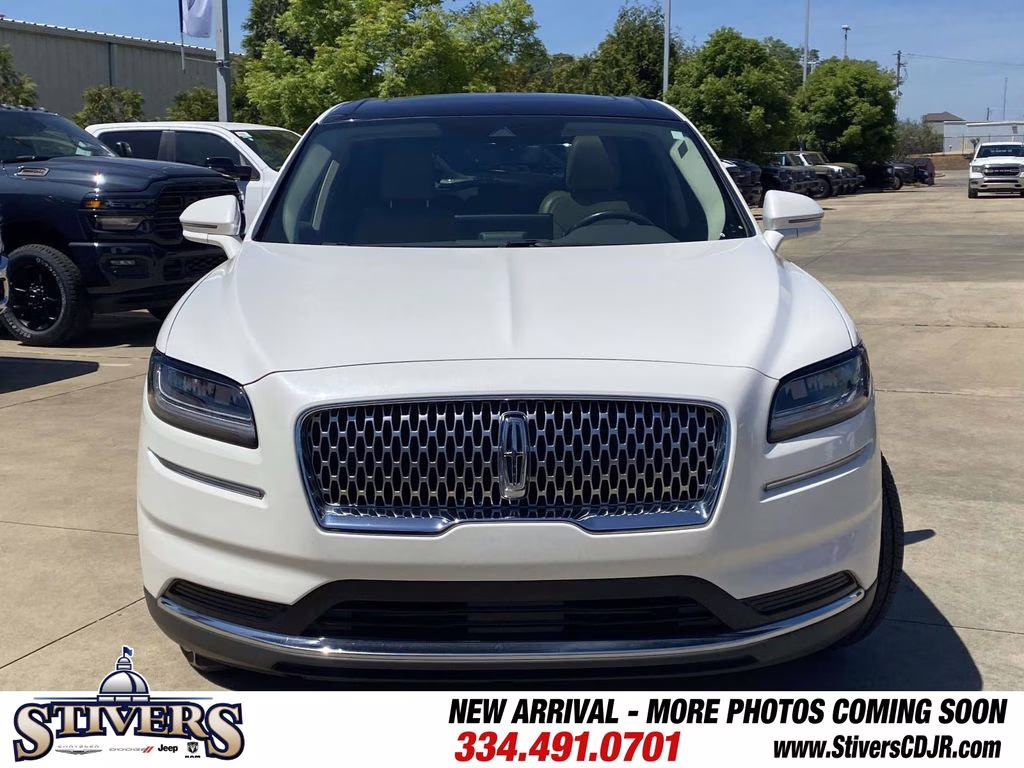 2022 White Metallic Lincoln Nautilus Reserve AWD SUV