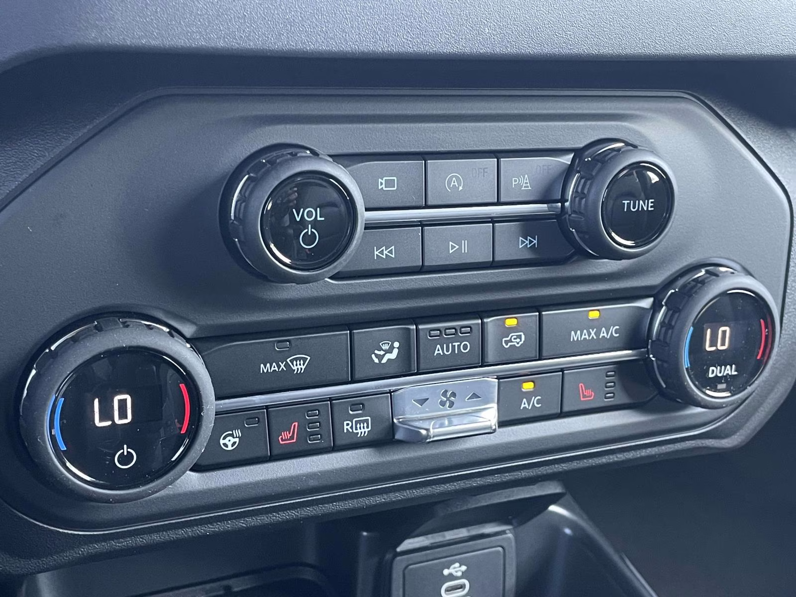 2026 Shadow Black Ford Bronco Outer Banks 4X4 SUV