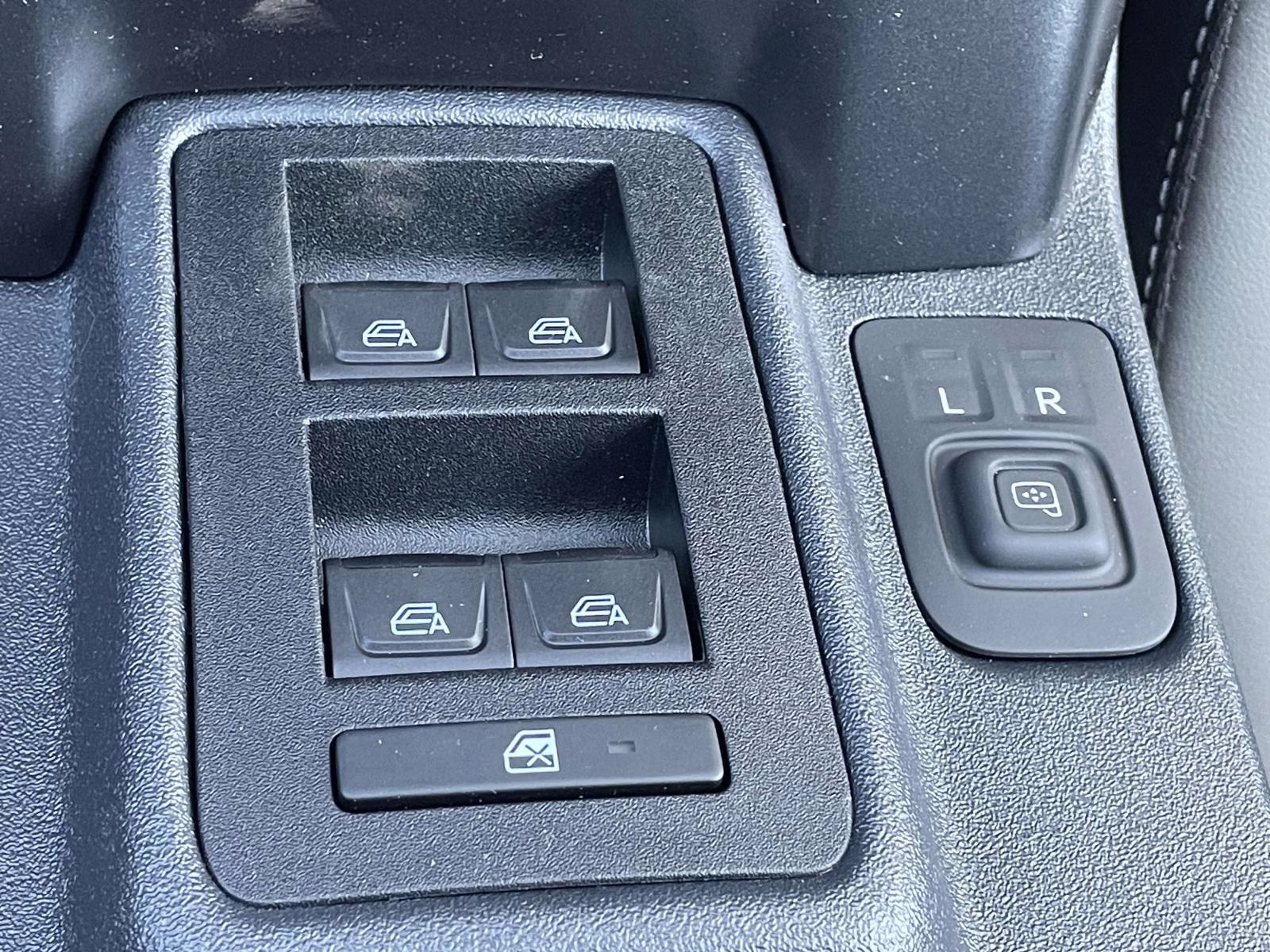 2026 Shadow Black Ford Bronco Outer Banks 4X4 SUV