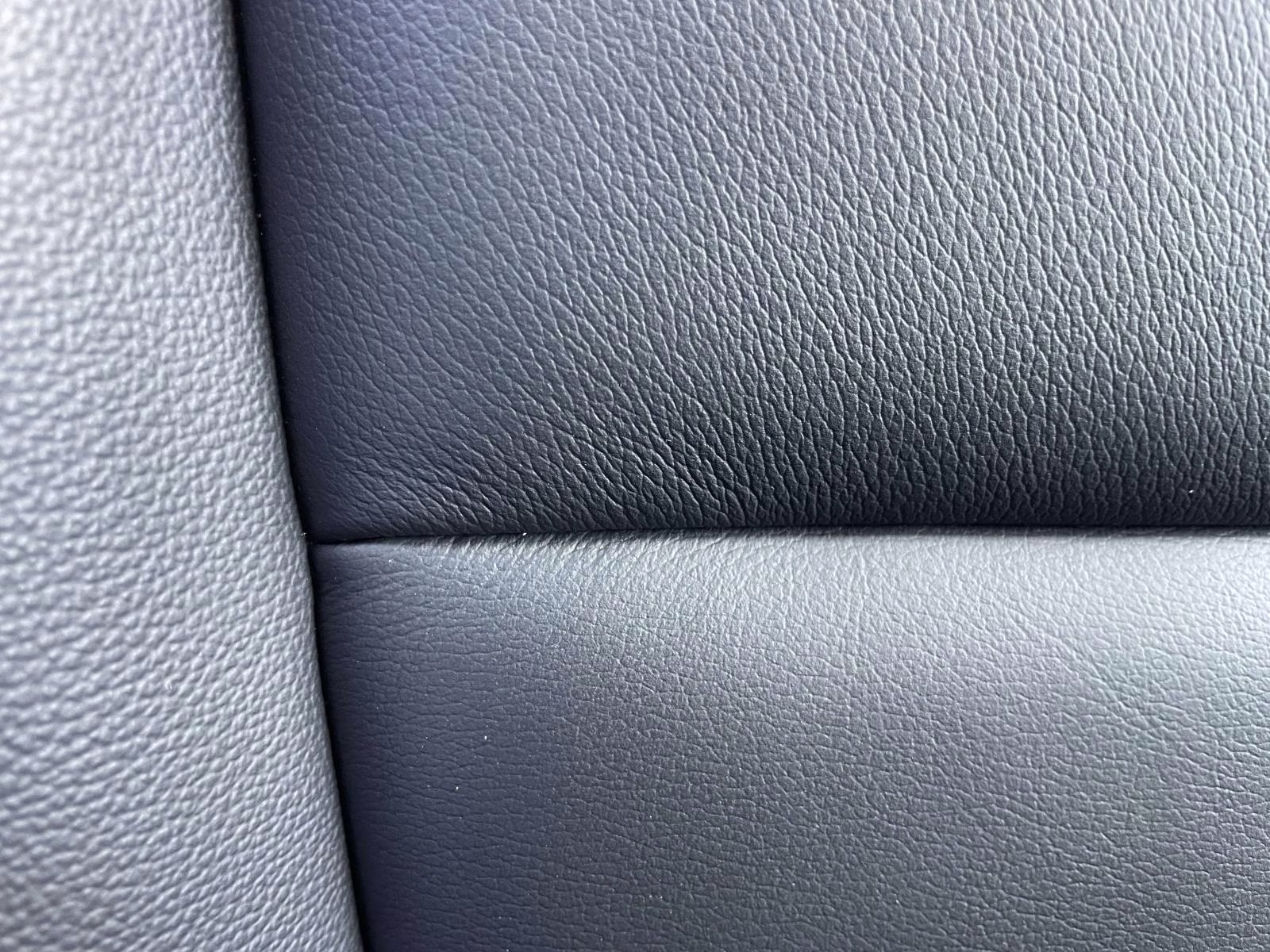 2026 Oxford White Ford Bronco Badlands 4X4 SUV