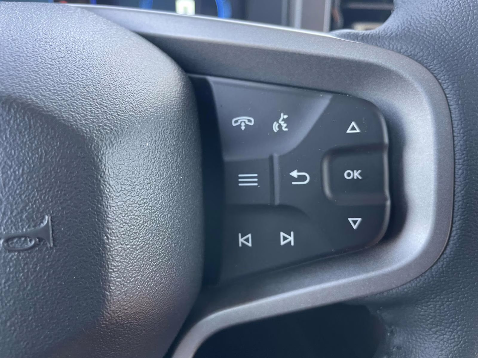 2026 Oxford White Ford Bronco Badlands 4X4 SUV