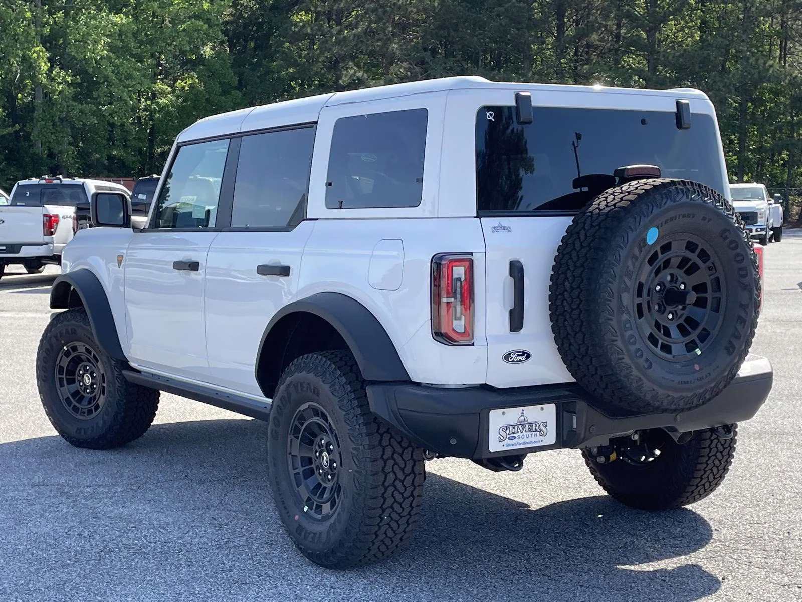 2026 Oxford White Ford Bronco Badlands 4X4 SUV