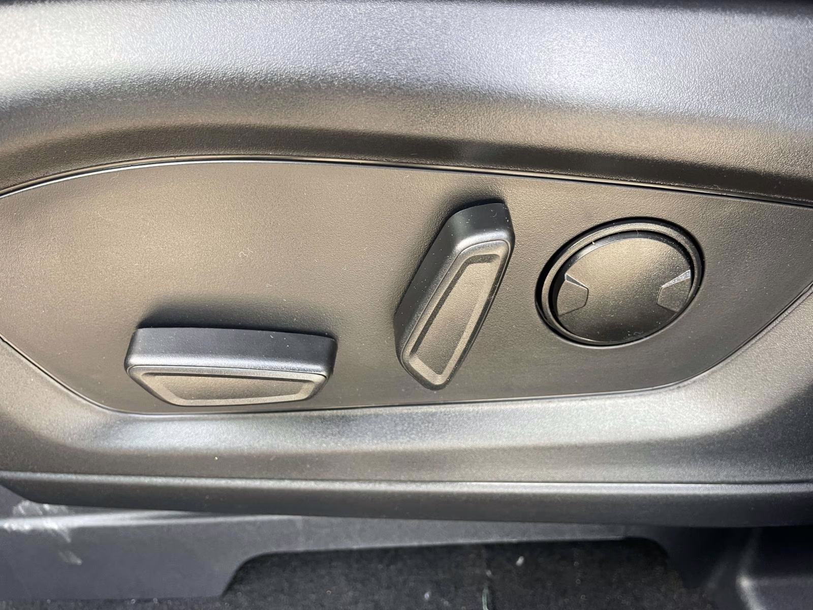 2026 Black Metallic Ford Explorer Active RWD SUV