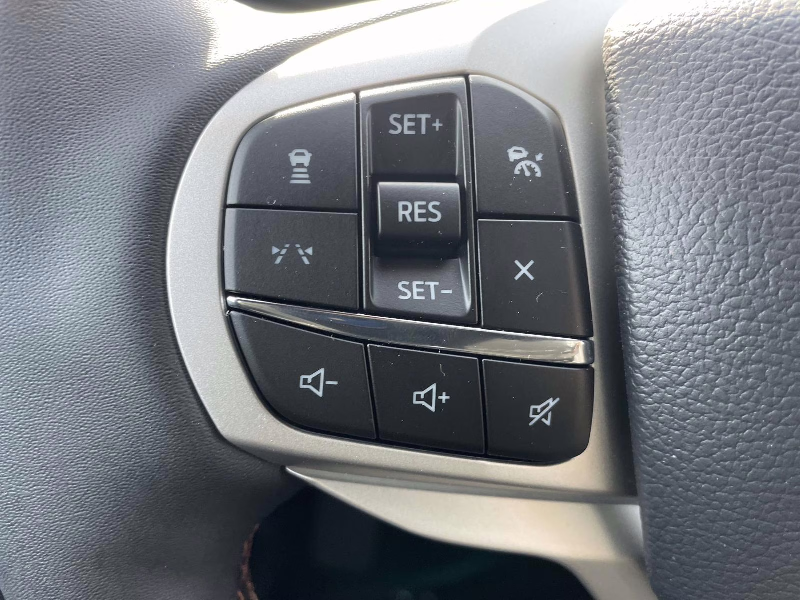 2026 Black Metallic Ford Explorer Active RWD SUV