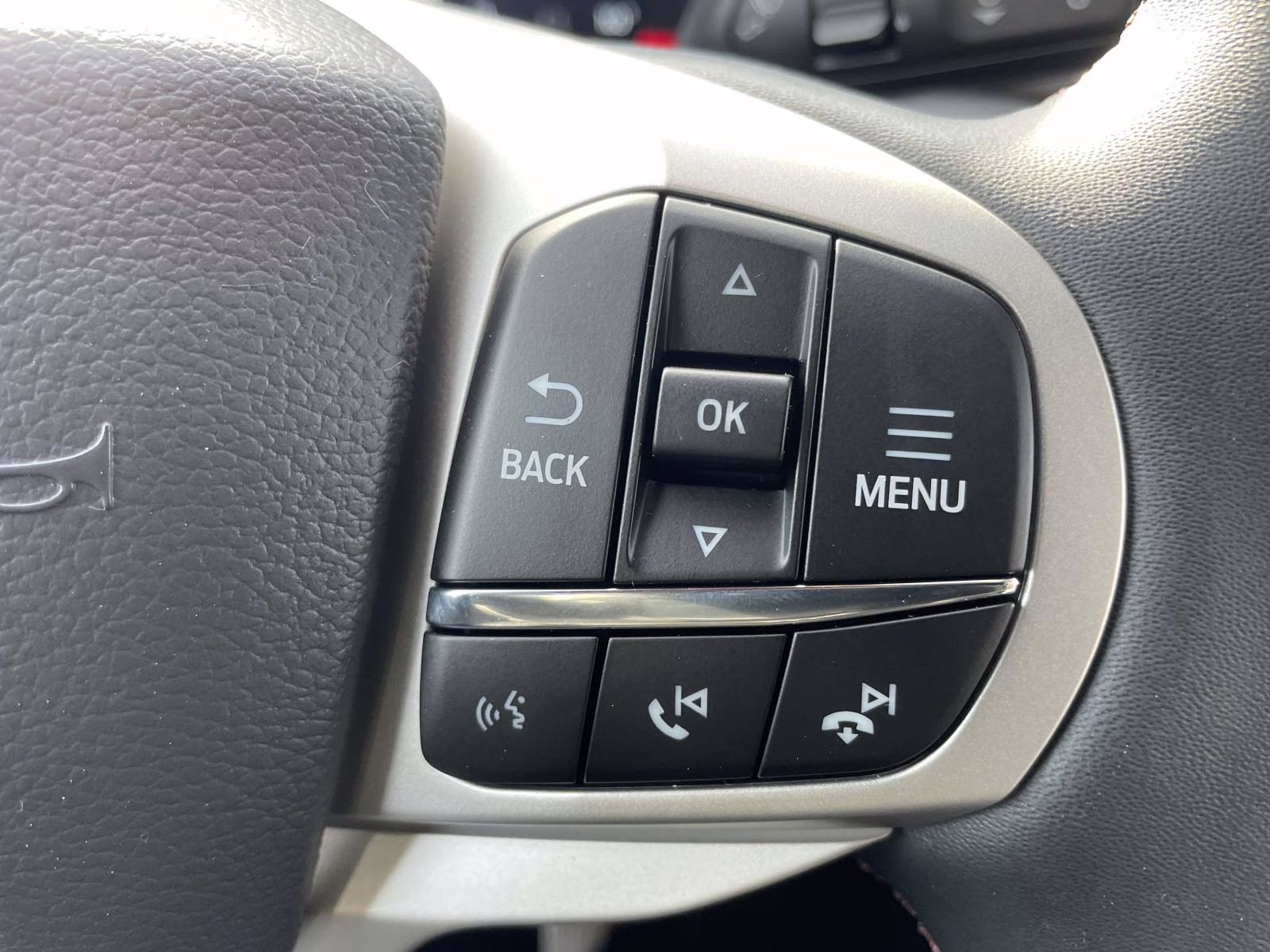 2026 Black Metallic Ford Explorer Active RWD SUV