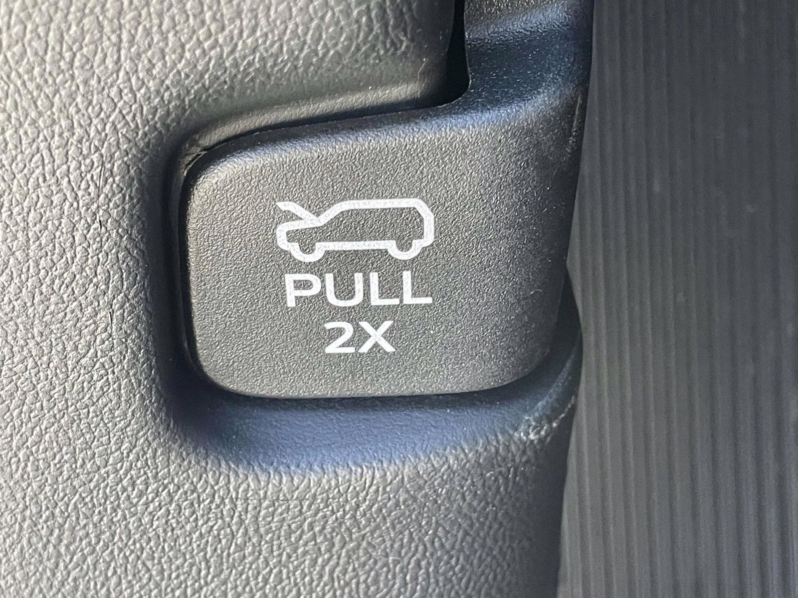 2026 White Metallic Ford Explorer Active RWD SUV