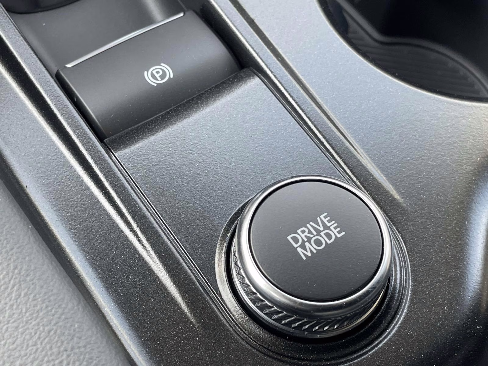 2026 White Ford Explorer Active RWD SUV