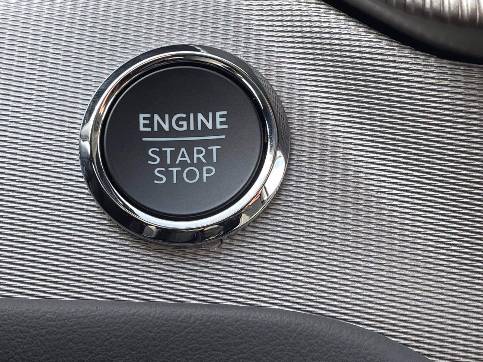 2026 White Ford Explorer Active RWD SUV