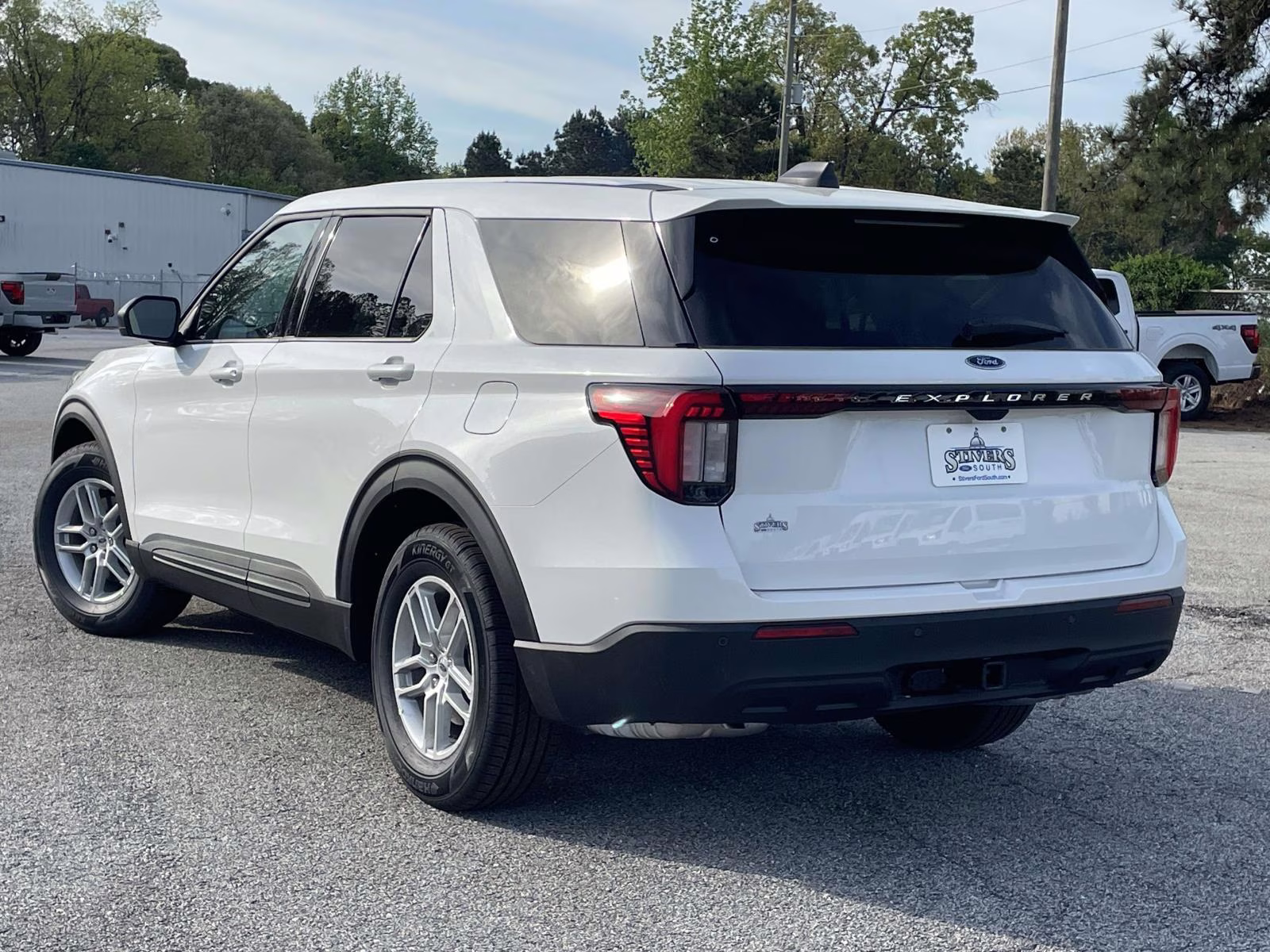 2026 White Ford Explorer Active RWD SUV