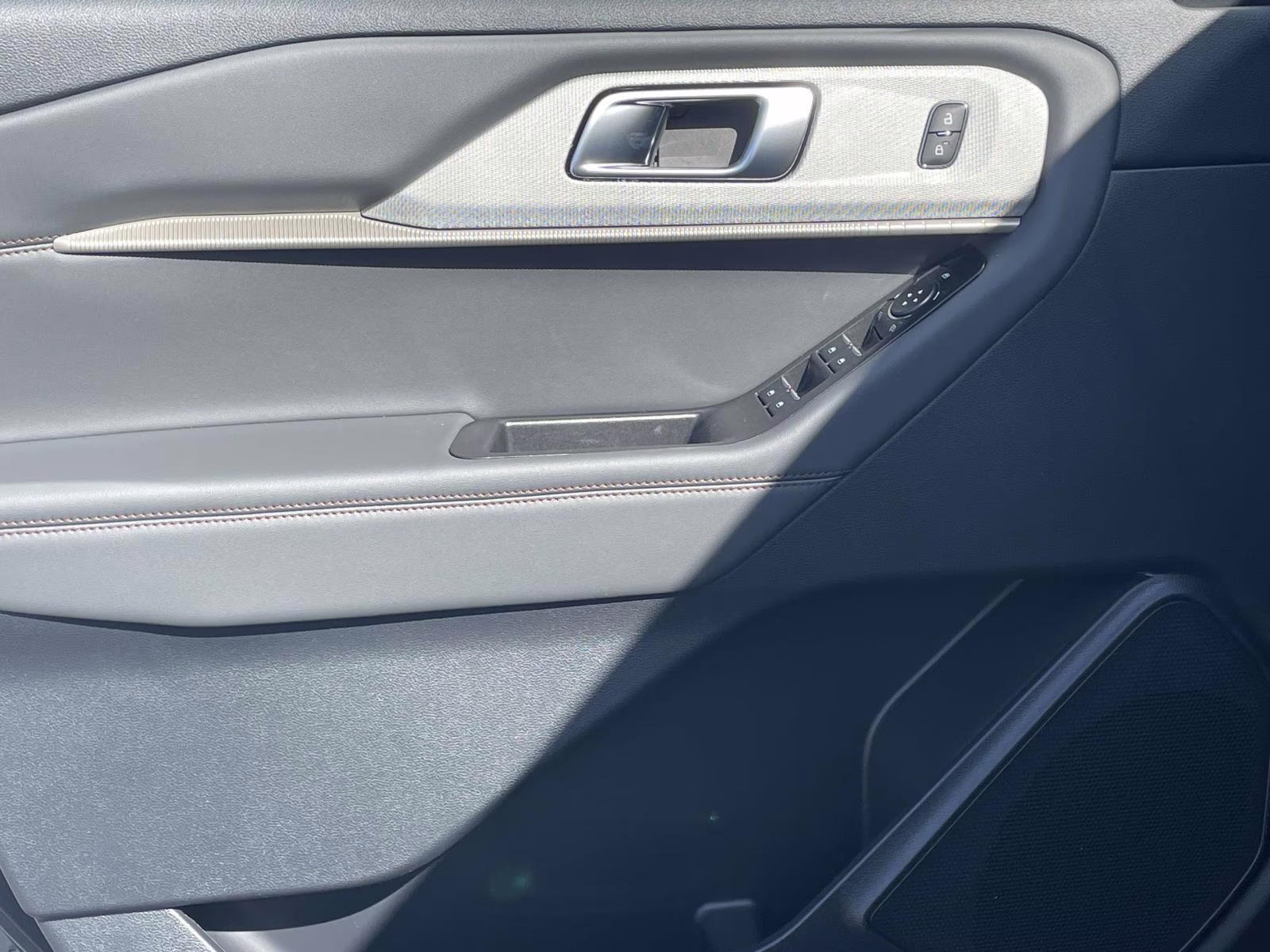 2026 Gray Metallic Ford Explorer Active RWD SUV