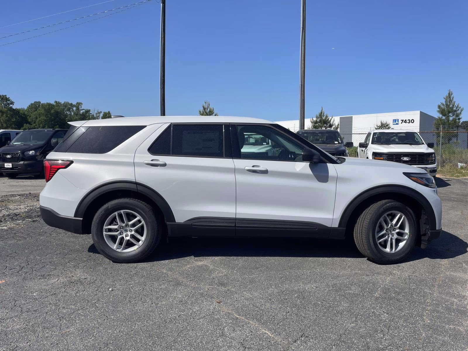 2026 White Metallic Ford Explorer Active RWD SUV