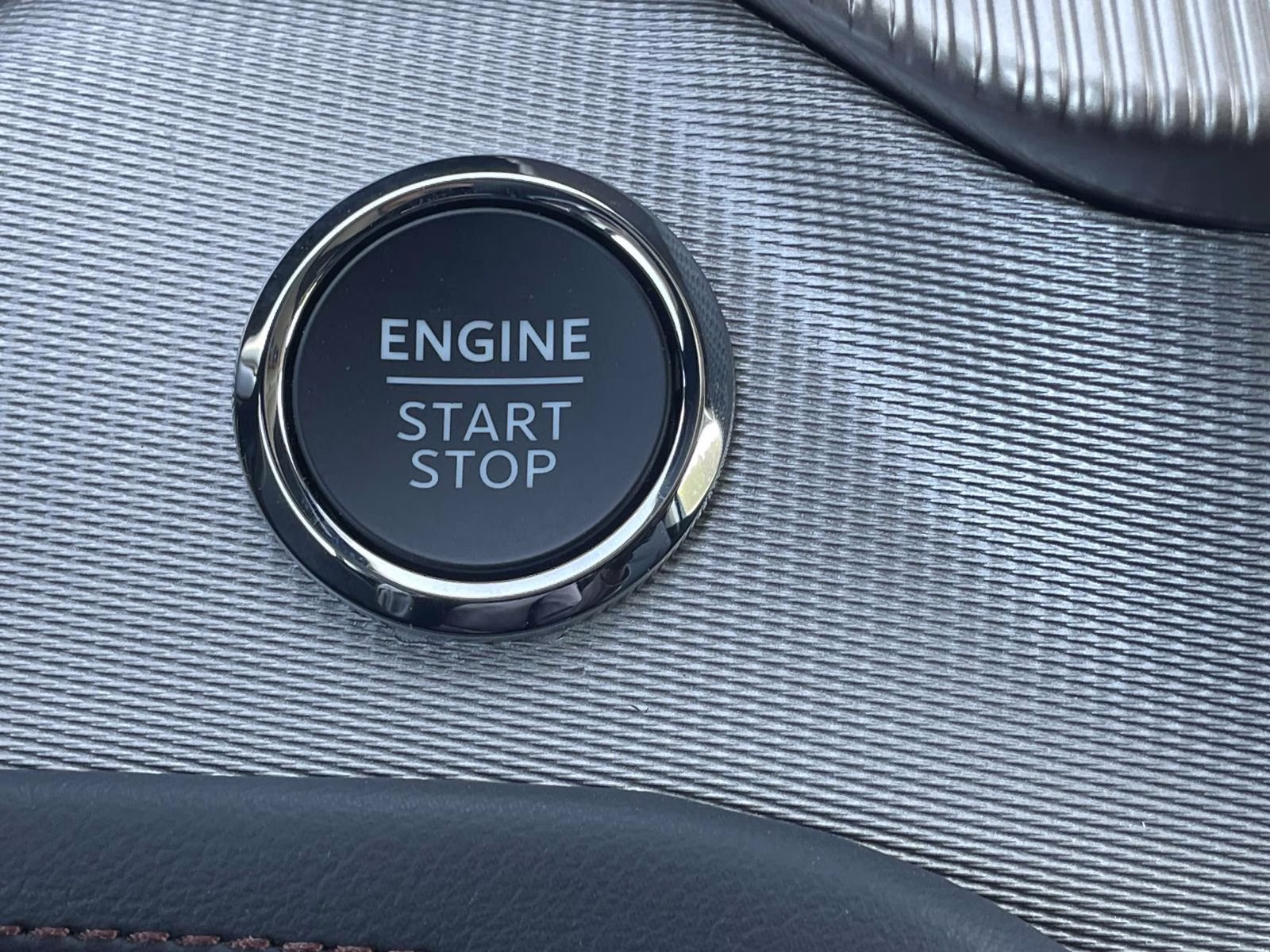 2026 White Metallic Ford Explorer Active RWD SUV