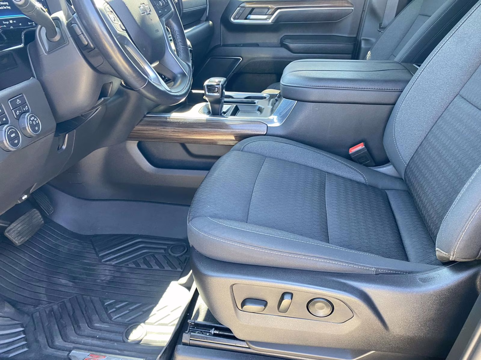 2023 Dark Ash Metallic Chevrolet Silverado 1500 LT Trail Boss 4X4 Truck