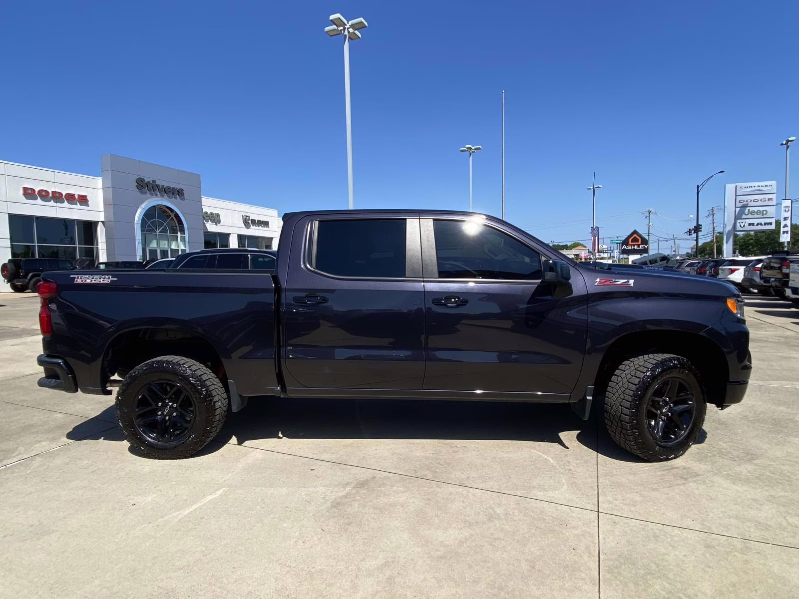 2023 Dark Ash Metallic Chevrolet Silverado 1500 LT Trail Boss 4X4 Truck