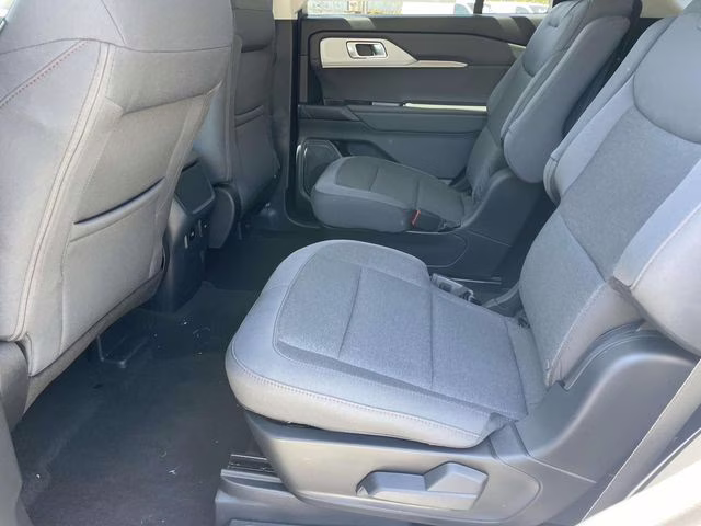 2026 White Metallic Ford Explorer Active RWD SUV