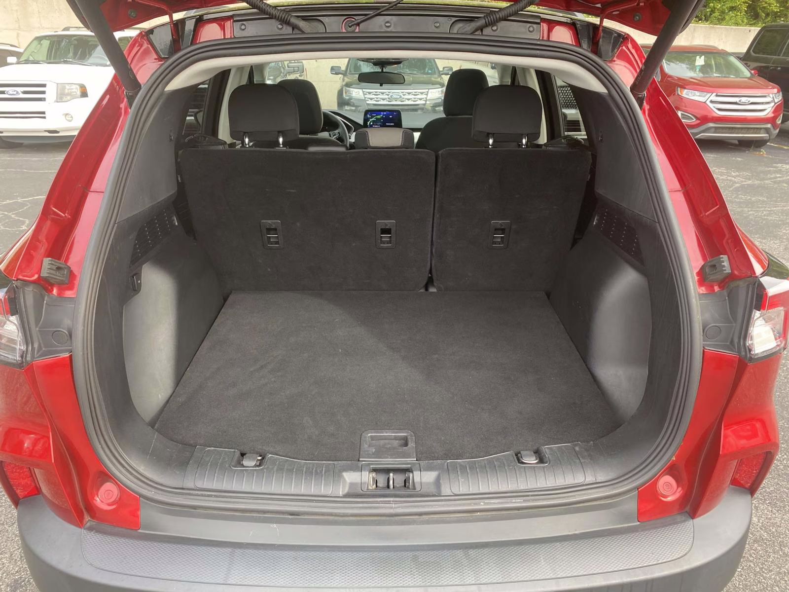 2022 Rapid Red Metallic Tinted Clearcoat Ford Escape SE FWD SUV